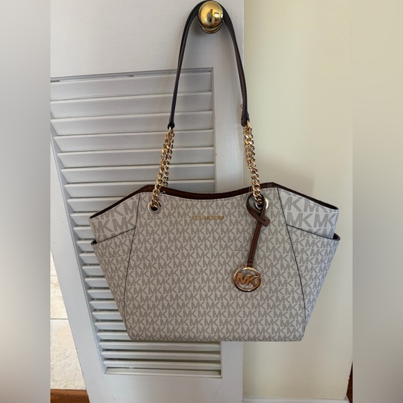 Michael Kors Handbags - Michael Kors Shoulder Bag NWT